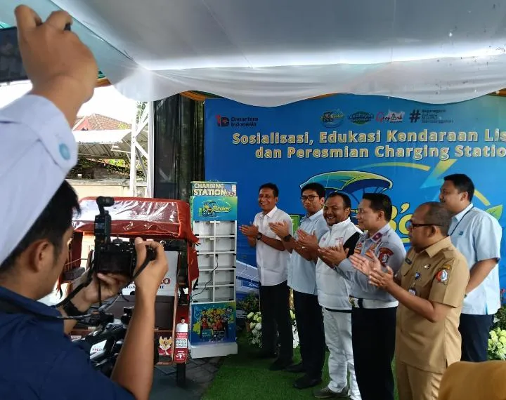 Bupati Bojonegoro Hadiri Peresmian SPKLU, Perkuat Komitmen Menuju Energi Ramah Lingkungan